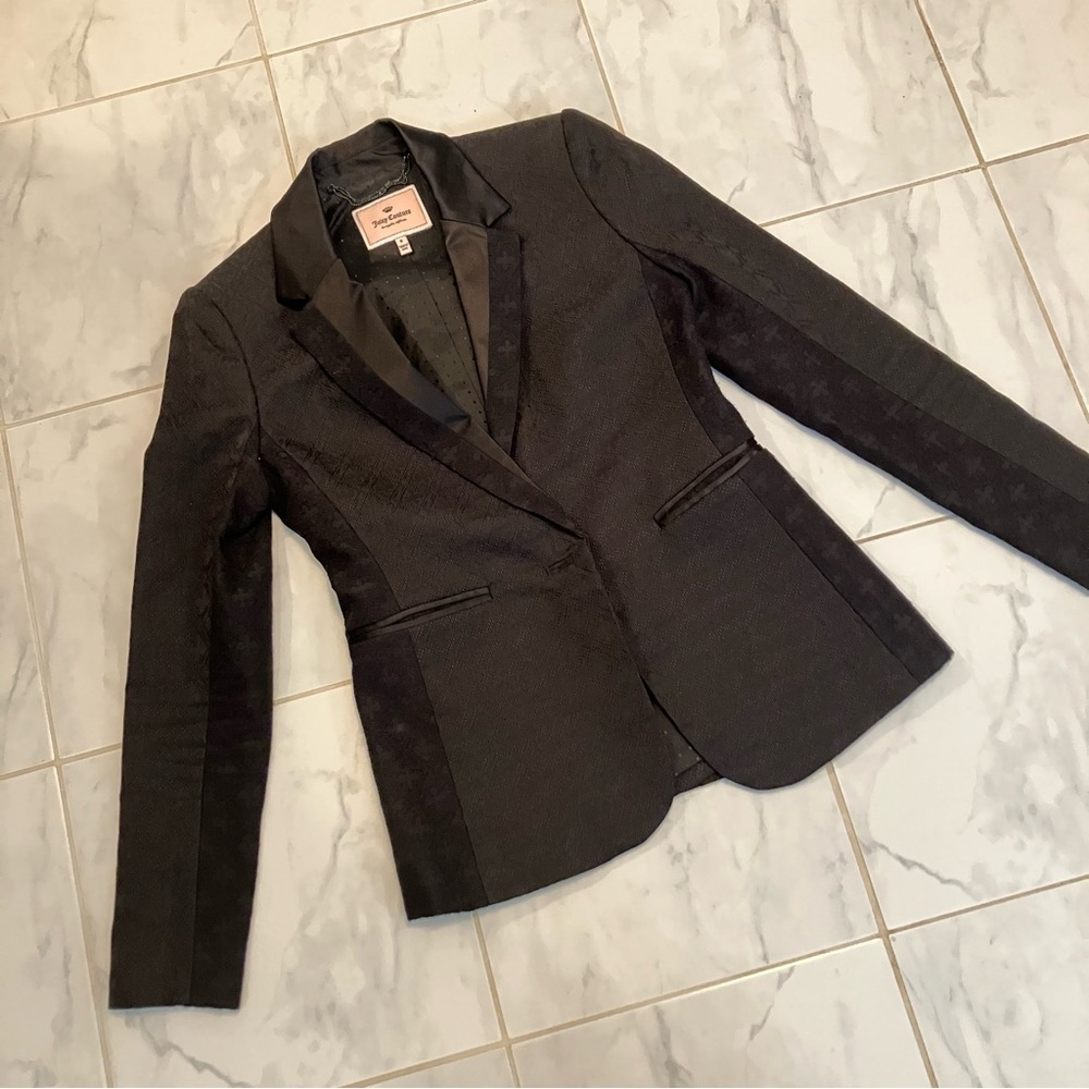 Juicy couture black texture Elegant Blazer. Gorgeous! (Missing button)